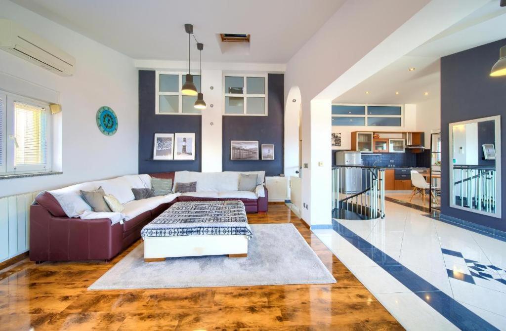 Apartament Luxury Vanessa, Nijvice