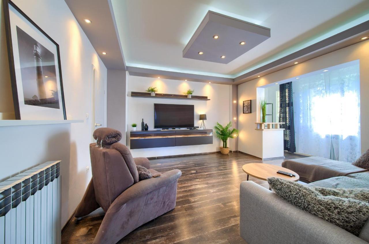 Luxury Vanessa, Apartment