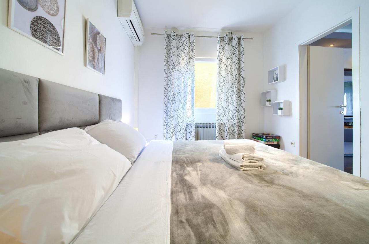 Luxury Vanessa, * Njivice