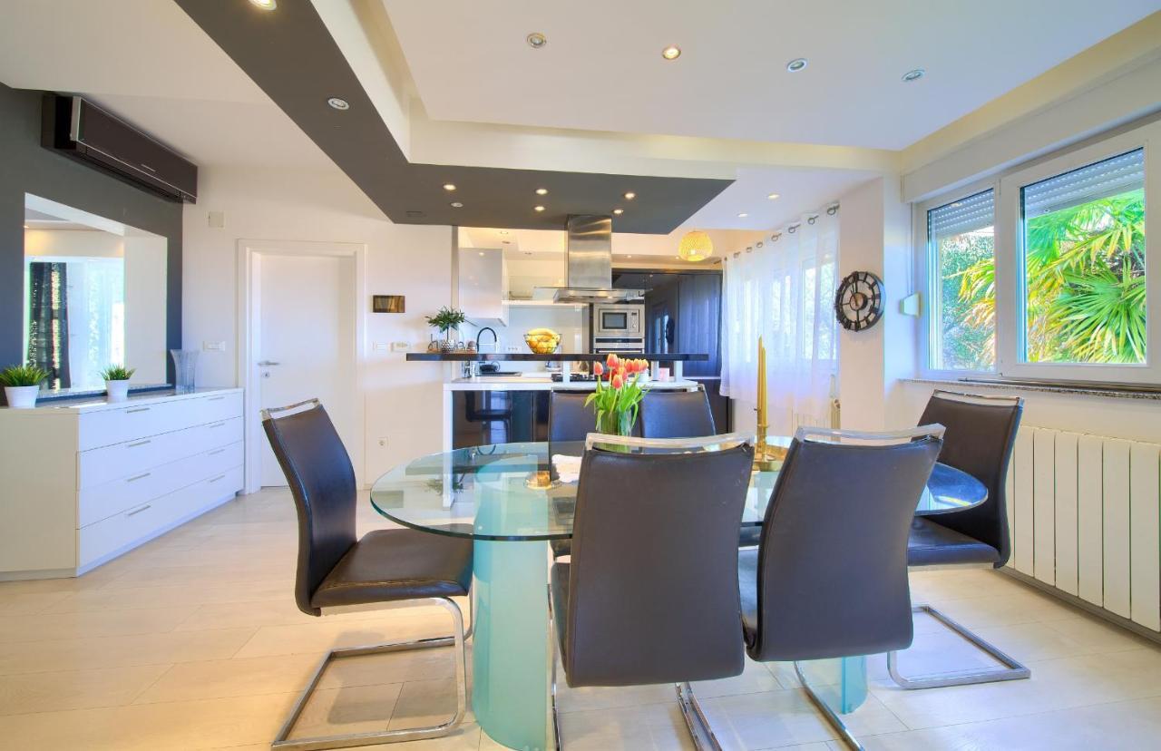 Luxury Vanessa, Apartment